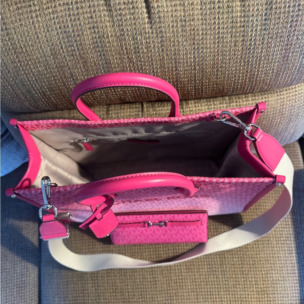 Michael Kors Vibrant Pink Tote and Wallet - Picture 2 of 2